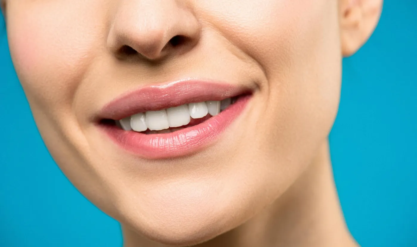 Sonrisa armónica y natural lograda en Fashion Dent